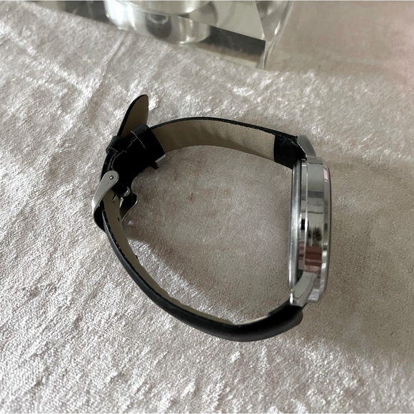 Mickey Mouse Watch - Picture 5 of 7